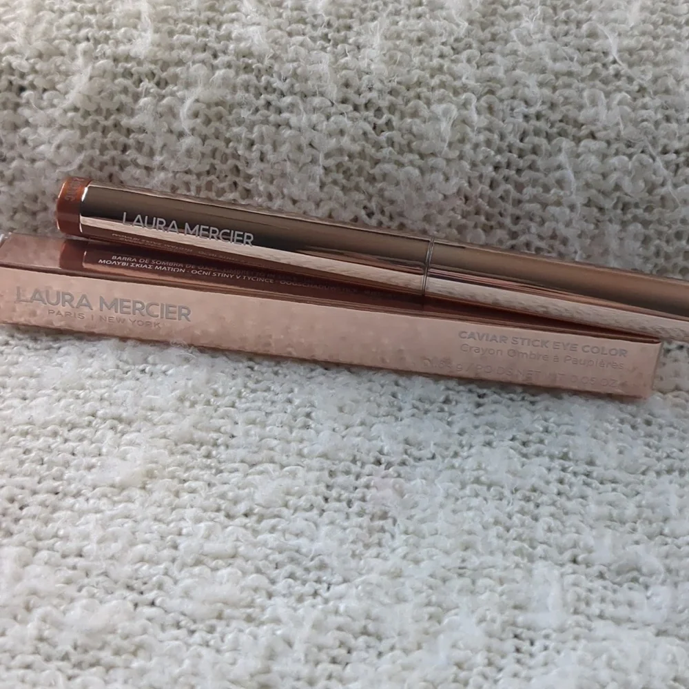 laura mercier RoseGlow Caviar Stick Eye Shadow in Forbidden Rose, 1.64g/…